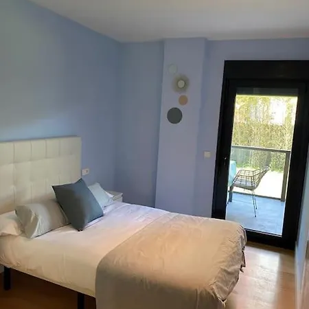 Nuevo Terraza: Spacious 2-bedroom With Parking *