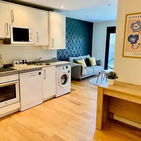 Precioso Moderno, Terraza, 2 Parking, 2 Hab 2 Banos, 6-8 Pers - Libre Febrero *